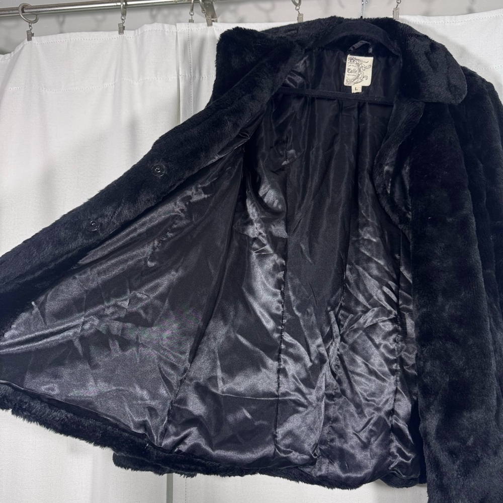 Black Y2K Faux Fur Jacket by Tulle - Picture 5 of 7